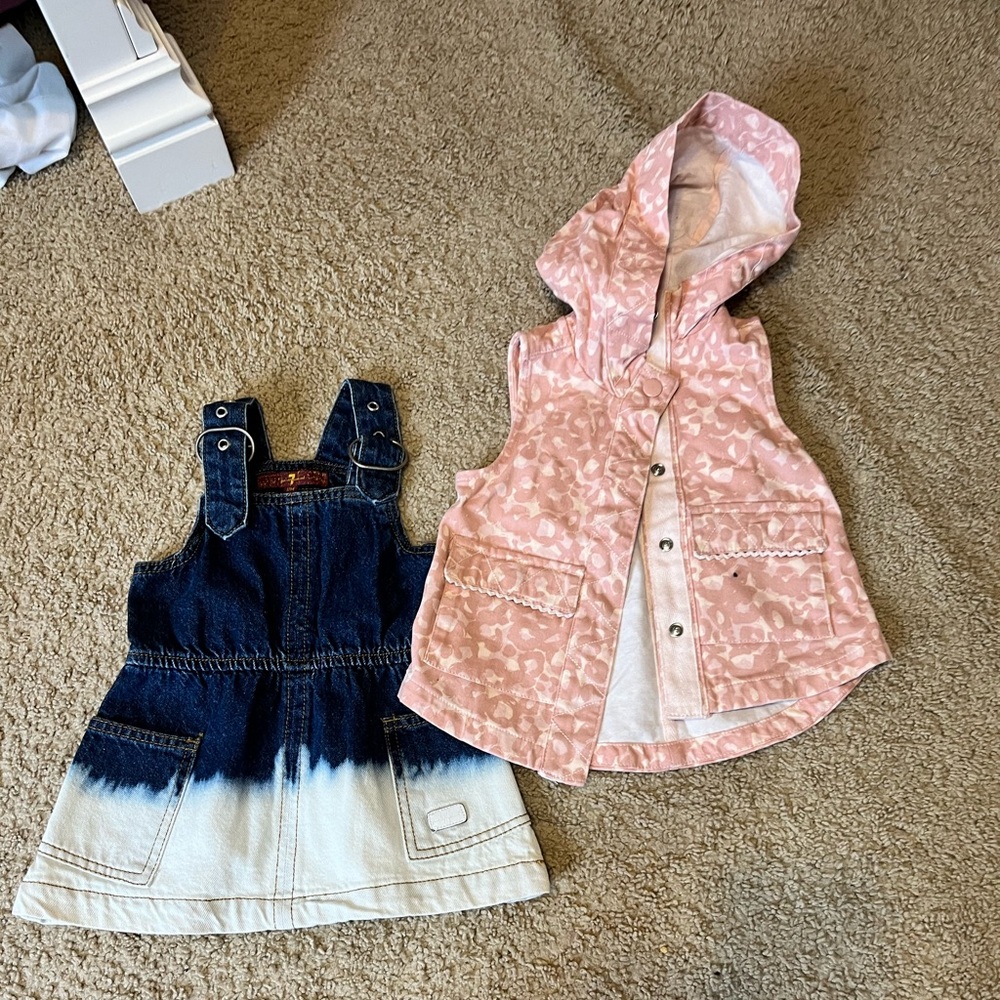 2 outfits 12m